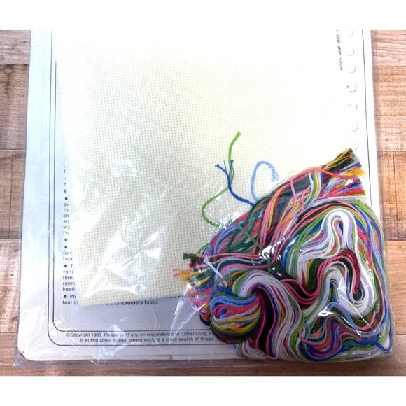 Dimensions Counted Cross Stitch Kit 3555 Heart Of Love 10"x10" Cotton Aida Cloth - Picture 4 of 4